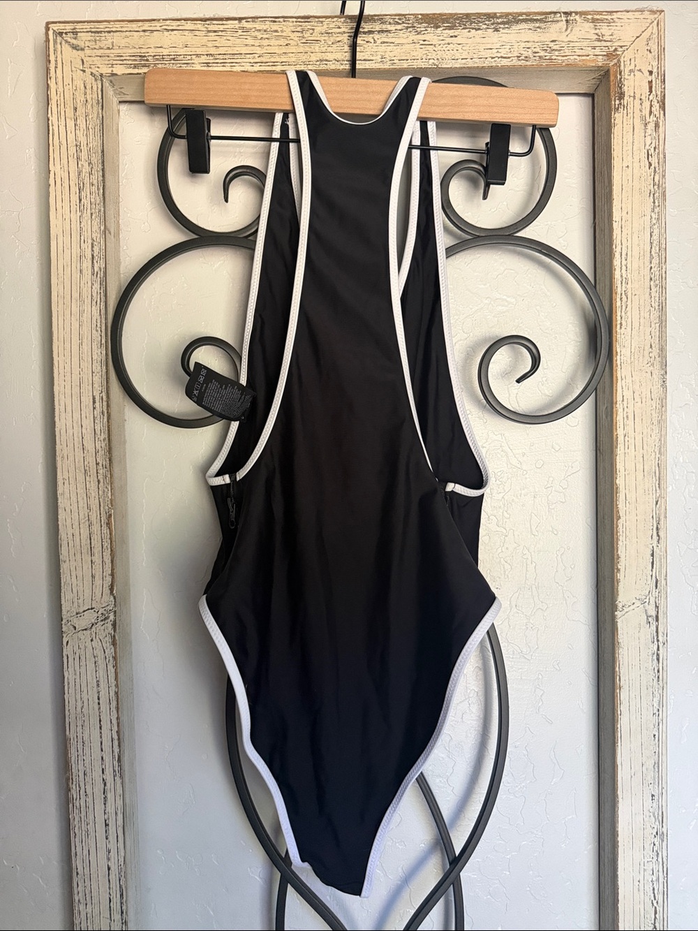 VOLCOM | Women’s Coco One Piece Swimsuit | Size Medium - Picture 7 of 9